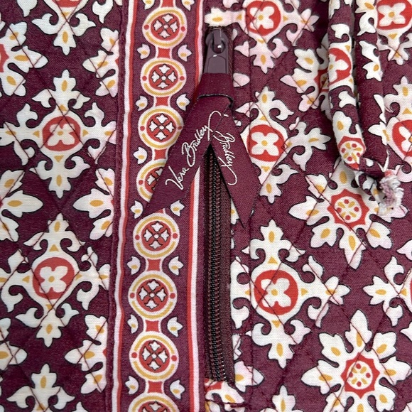 Vera Bradley Medallion Maroon Drawstring Quilted Backpack - Picture 3 of 7